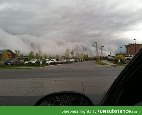 Amazing cloud formation, the sky is falling!