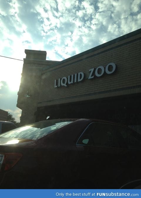 I believe the word you're looking for is "aquarium"